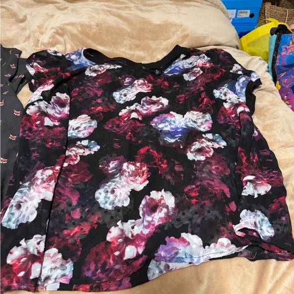 torrid Tops - Torrid Lot of 2 Black Floral Print Long & Fox Print Short Sleeve Tops Size 2X/3X